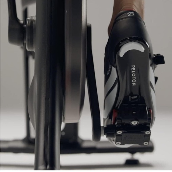 Peloton Black Cycling Shoes 44 / 10.5 - Picture 12 of 14